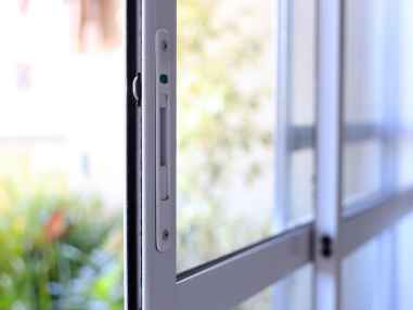 Kusen jendela tostem jakarta