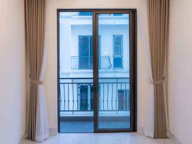 KONTRAKTOR PINTU ALUMINIUM JAKARTA PUSAT